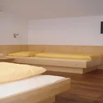 Nyaraló Marian *